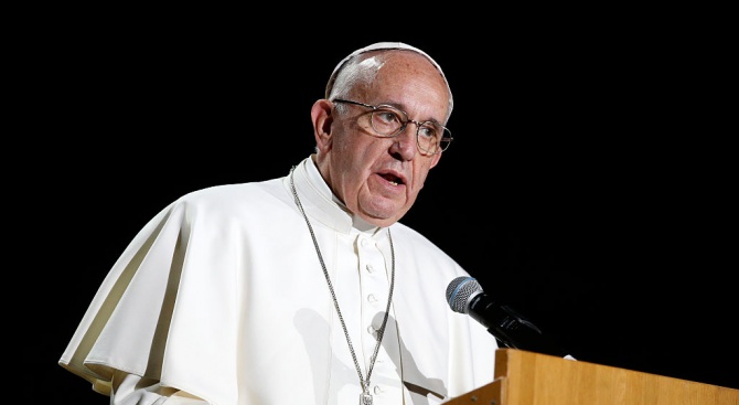 Папа Франциск призова за толерантност към бежанците и предупреди да