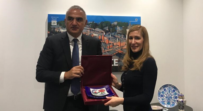Министърът на туризма Николина Ангелкова се срещна в Лондон с