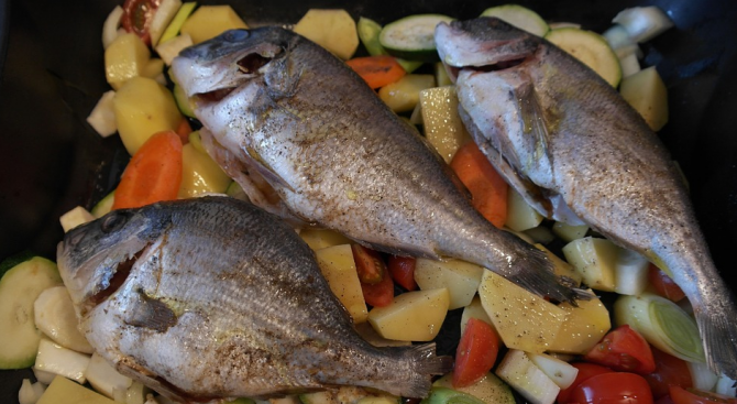 Скорошни проучвания сочат, че диетата, включваща прясна риба, зеленчуци, зехтин,