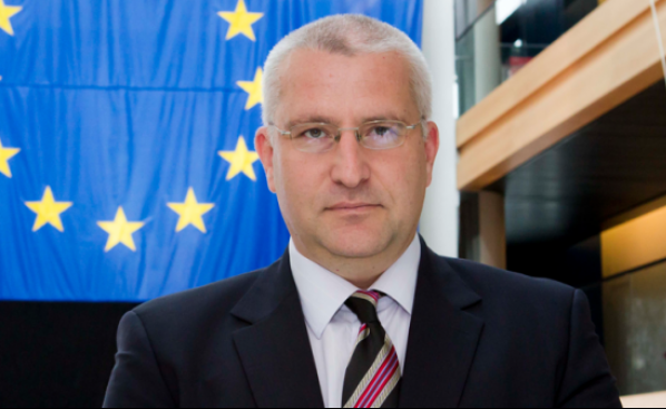 ПП „Демократи за Силна България” издига и утвърждава Светослав Малинов