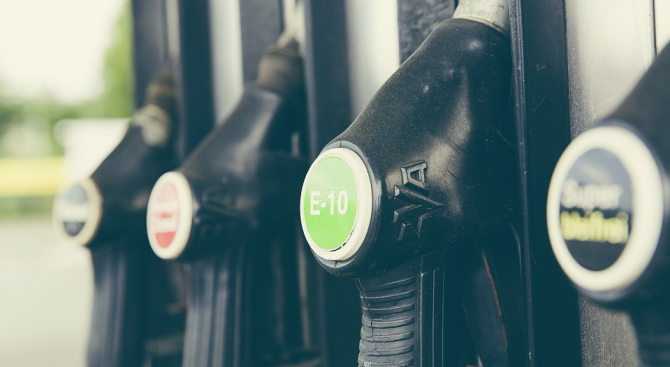Сериозни нарушения на законодателството са открити във всички бензиностанции -