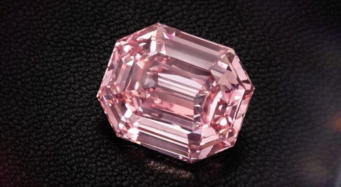 Великолепен 19-каратов розов диамант бе продаден за над 50 милиона