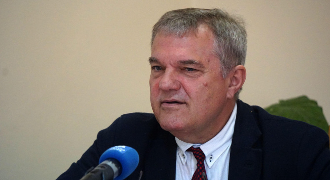 Валери Симеонов е срам за българската политика. Това каза председателят