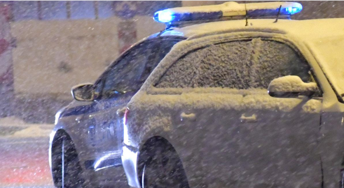 Заради снеговалеж забраниха движението за товарни автомобили през прохода "Превала".