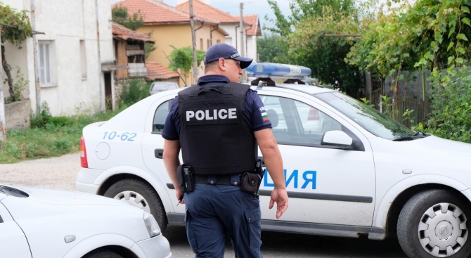 Шестима души са задържани за хулиганство в Сливница. Това съобщиха