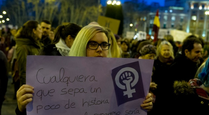 Шествия срещу насилието над жени имаше днес в над 40
