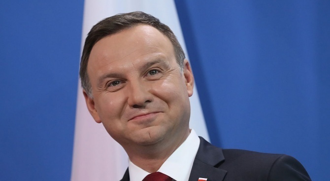 По покана на държавния глава Румен Радев президентът на Полша