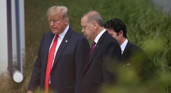 Американският президент Доналд Тръмп е разговарял днес с турския президент