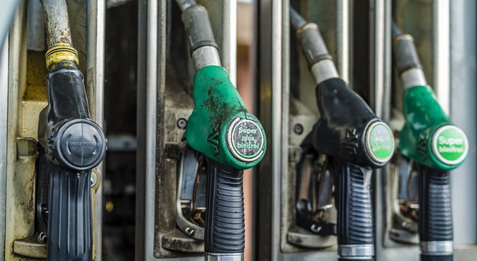 Биоетанолът в бензините увеличава корозията на двигателите и Българската петролна