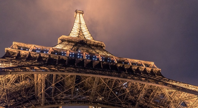 Атракцията на Париж - Айфеловата кула, ще бъде затворена в