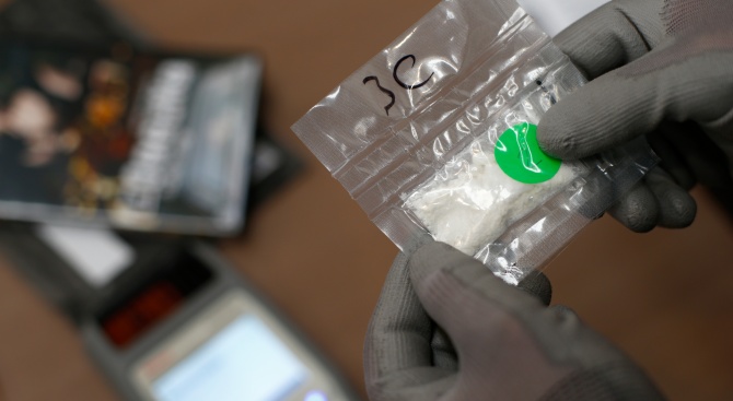 Около два килограма кокаин бяха открити и конфискувани на летището