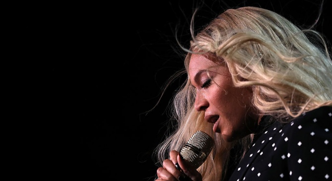 Американската певица Бионсе ще пее на сватбеното тържество на дъщерята