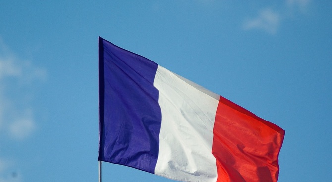 Френският министър-председател Едуар Филип призова днес за "вдигане на израелската