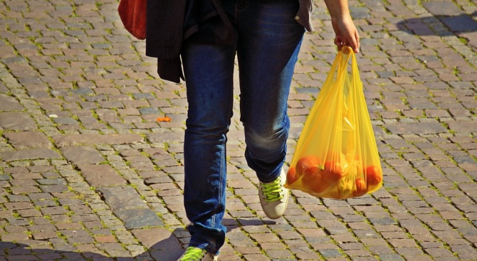 Гърция качва цената на найлоновите торбички в супермаркети и магазини.