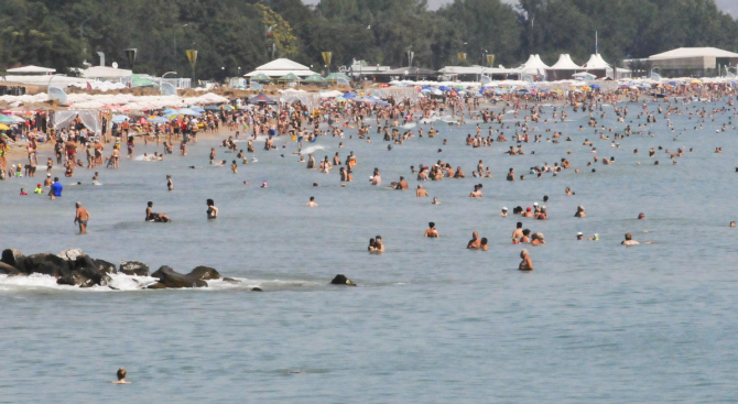 Правителството реши за концесионер на морски плаж "Бургас-север" в община