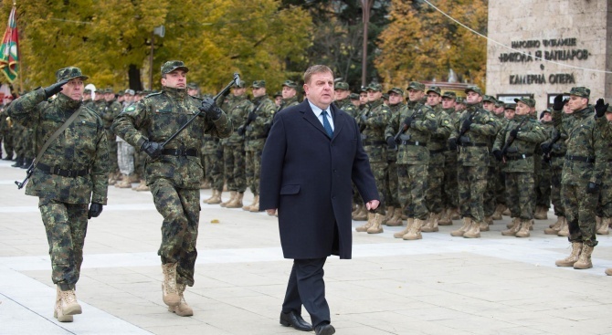 Комисията по отбрана ще изслуша министър Красимир Каракачанов по въпросите