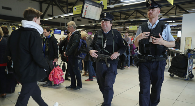 Мерките за сигурност на летището в Щутгарт бяха затегнати чувствително,