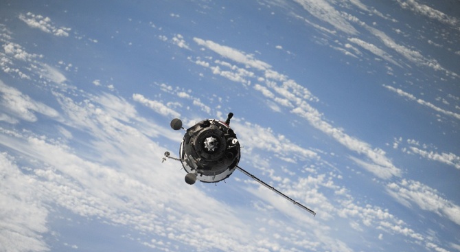 Космическият апарат ОСИРИС-РЕКС на НАСА влезе в орбита около астероида