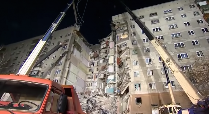 Броят на загиналите при срутването на част от жилищен блок