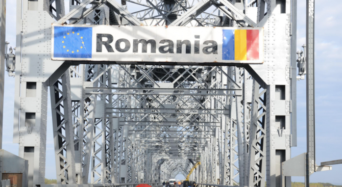 Интензивен е трафикът на ГКПП "Дунав мост" в посока от