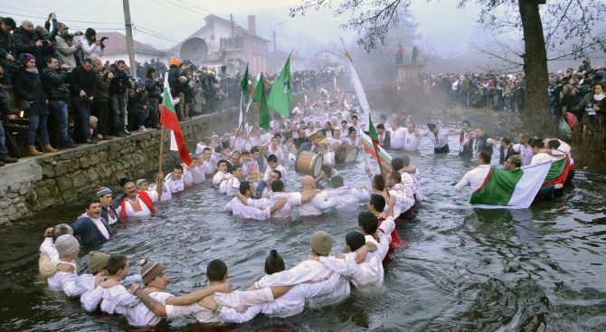 През януари има най-много именици - 779 225 българи празнуват