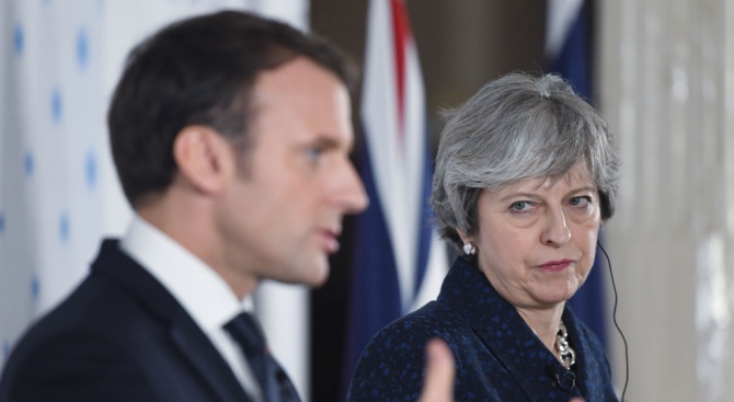 Френският президент Еманюел Макрон увери британския премиер Тереза Мей в