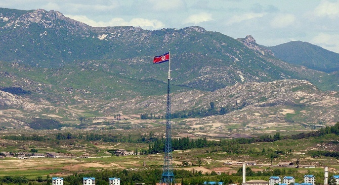 Бивш севернокорейски дипломат, избягал в Южна Корея, прикани днес своя