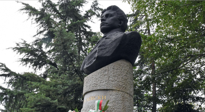 Средствата за построяването на паметник на Васил Левски в Русе
