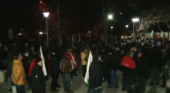 Военни протестират във Войводиново. В петия ден на недоволство в