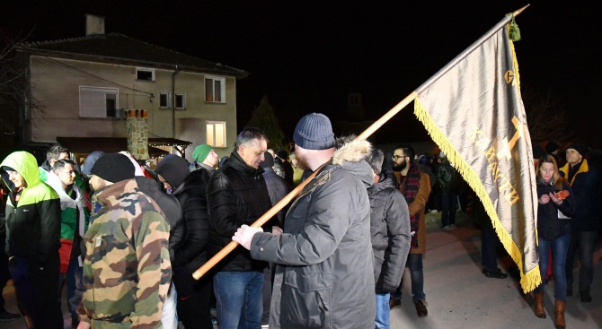 Протестите срещу незаконната ромска махала в село Войводиново ще бъдат