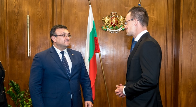Среща на министър Младен Маринов с унгарска делегация, ръководена от