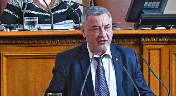 Лидерът на НФСБ и депутат от „Обединени патриоти” Валери Симеонов