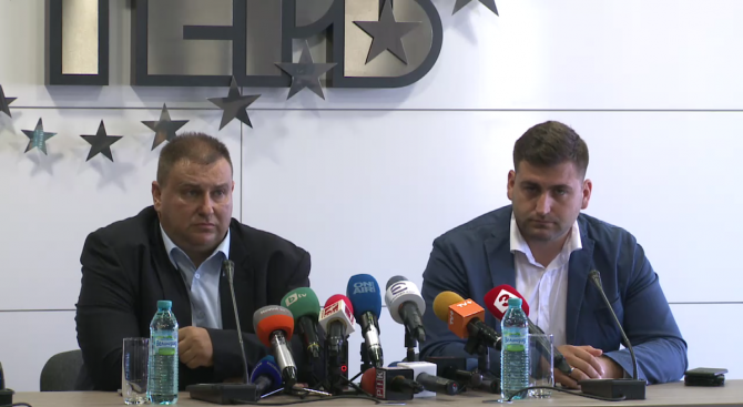 Българските евродепутати от ГЕРБ/ЕНП Емил Радев и Андрей Новаков призовават