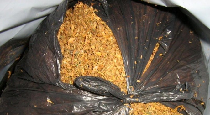 197 кг незаконен тютюн са иззети при проверка на лек