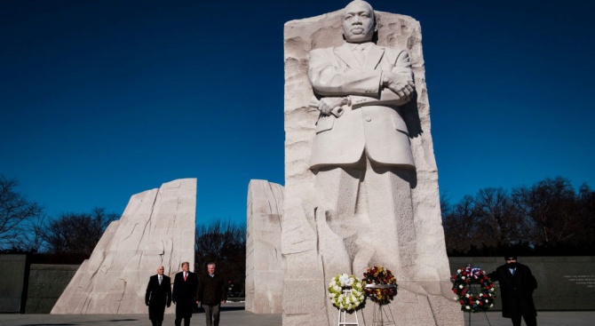 Американският президент Доналд Тръмп посети мемориала на Мартин Лутър Кинг