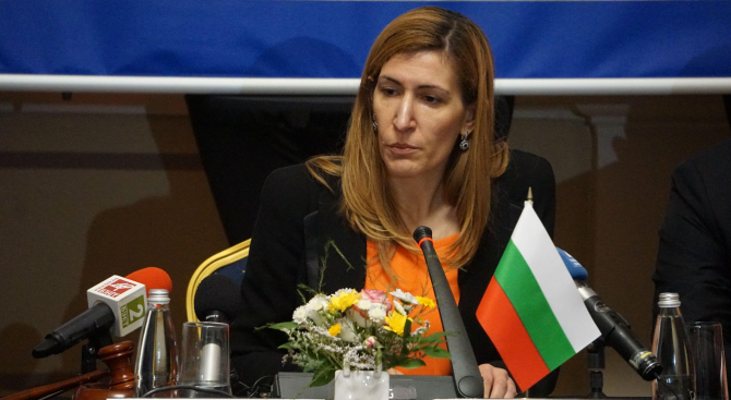 Министърът на туризма Николина Ангелкова е на двудневно работно посещение