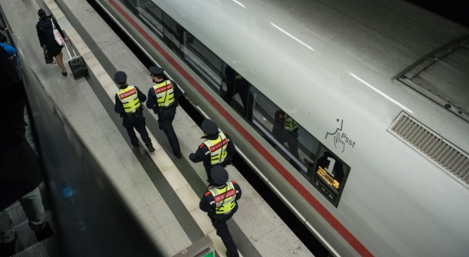 Германската полиция обяви, че бомбената тревога във влак е била