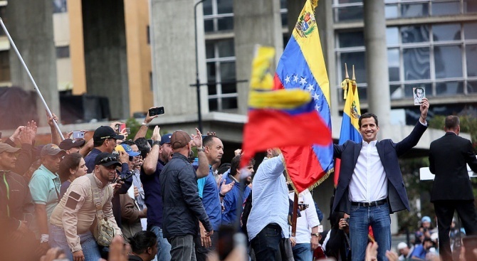 Венецуелският опозиционен лидер Хуан Гуайдо призова за масова демонстрация следващата
