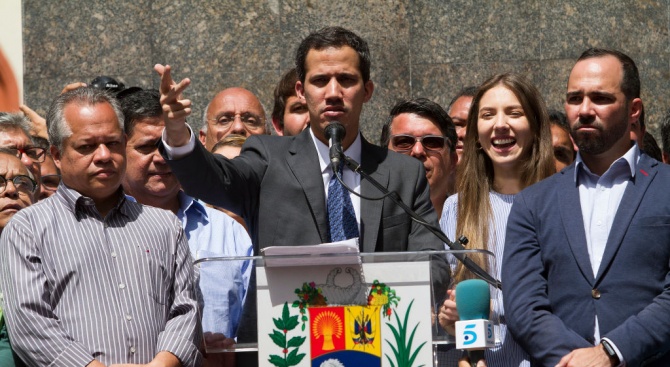 Лидерът на опозицията Хуан Гуайдо благодари на испанския премиер Педро