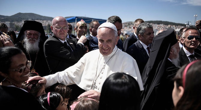 Папа Франциск призна, че католическата църква, "ранена от своя грях",