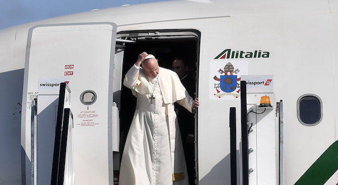 Папа Франциск отпътува за Рим след седмица в Панама, където