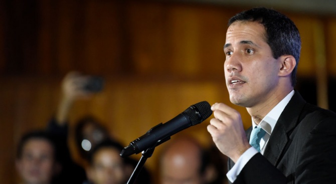 Лидерът на опозицията във Венецуела, самопровъзгласил се за президент -