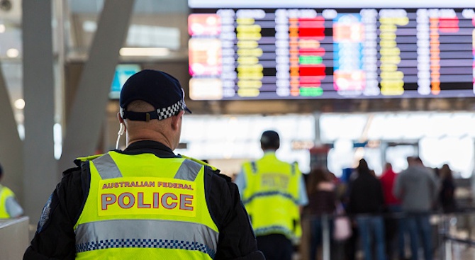 Австралийската полиция простреля мъж на летището в Бризбейн, след като