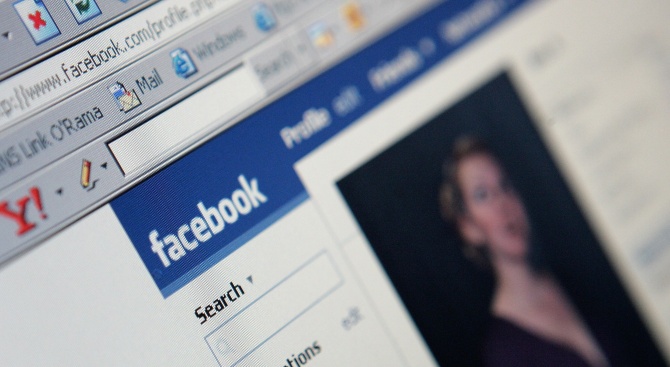Германия нареди на Фейсбук да ограничи събирането на лични данни,