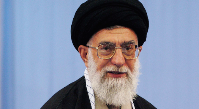 Аятолах Али Хаменей ще помилва "голям брой" затворници в Иран
