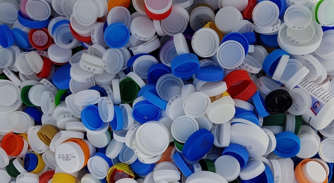 Над 69 тона пластмасови капачки са събрани и предадени за