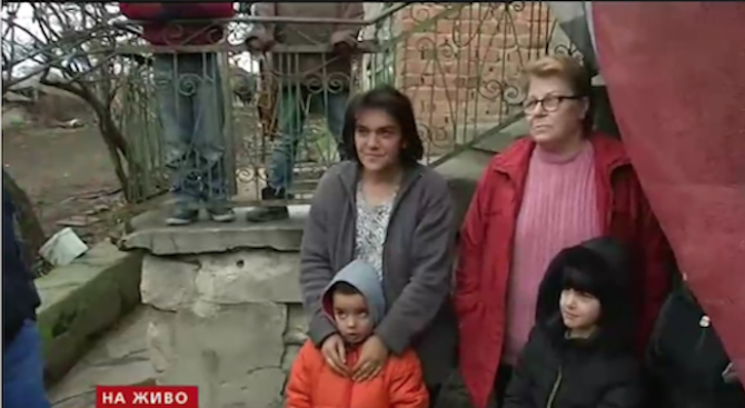 Семейство с 9 деца търси помощ, защото остана без водоподаване