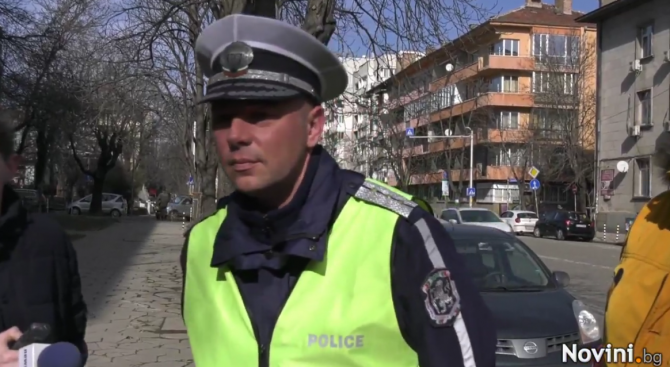 Инспектор Илия Георгиев от отдел „Пътна полиция“ на ГД „Национална