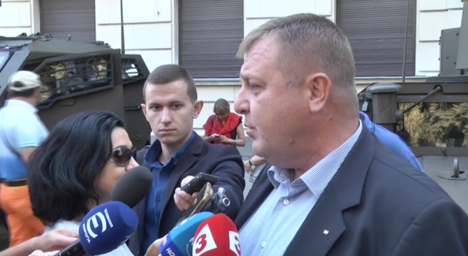 Вицепремиерът Красимир Каракачанов потвърди днес готовността си да напусне правителството,