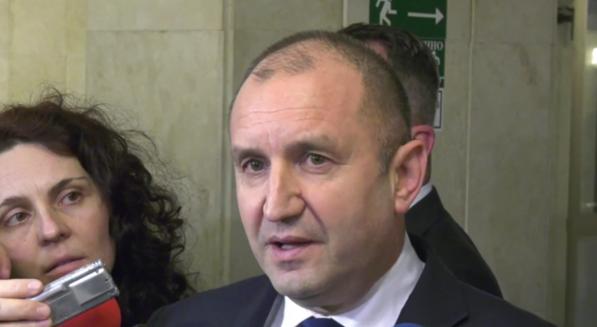 Държавният глава Румен Радев изрази съболезнования на своя македонски колега
